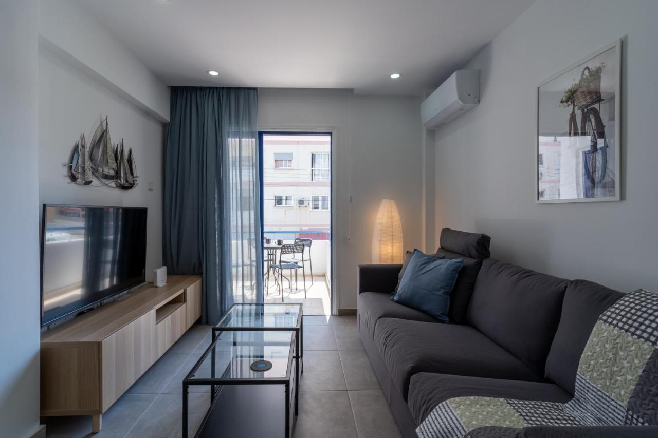 Odyssey - Captivating 2-Bedroom Retreat In Larnaca Exterior foto