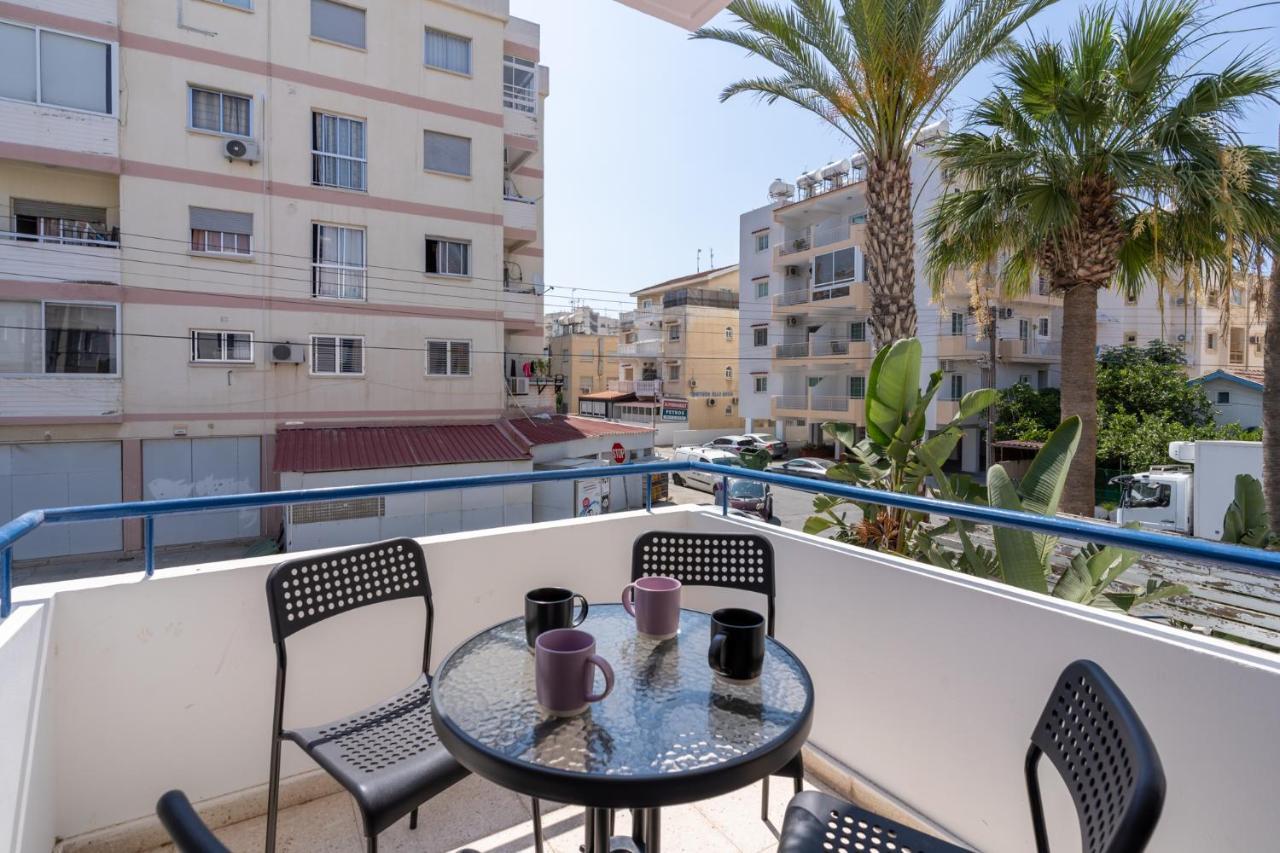 Odyssey - Captivating 2-Bedroom Retreat In Larnaca Exterior foto