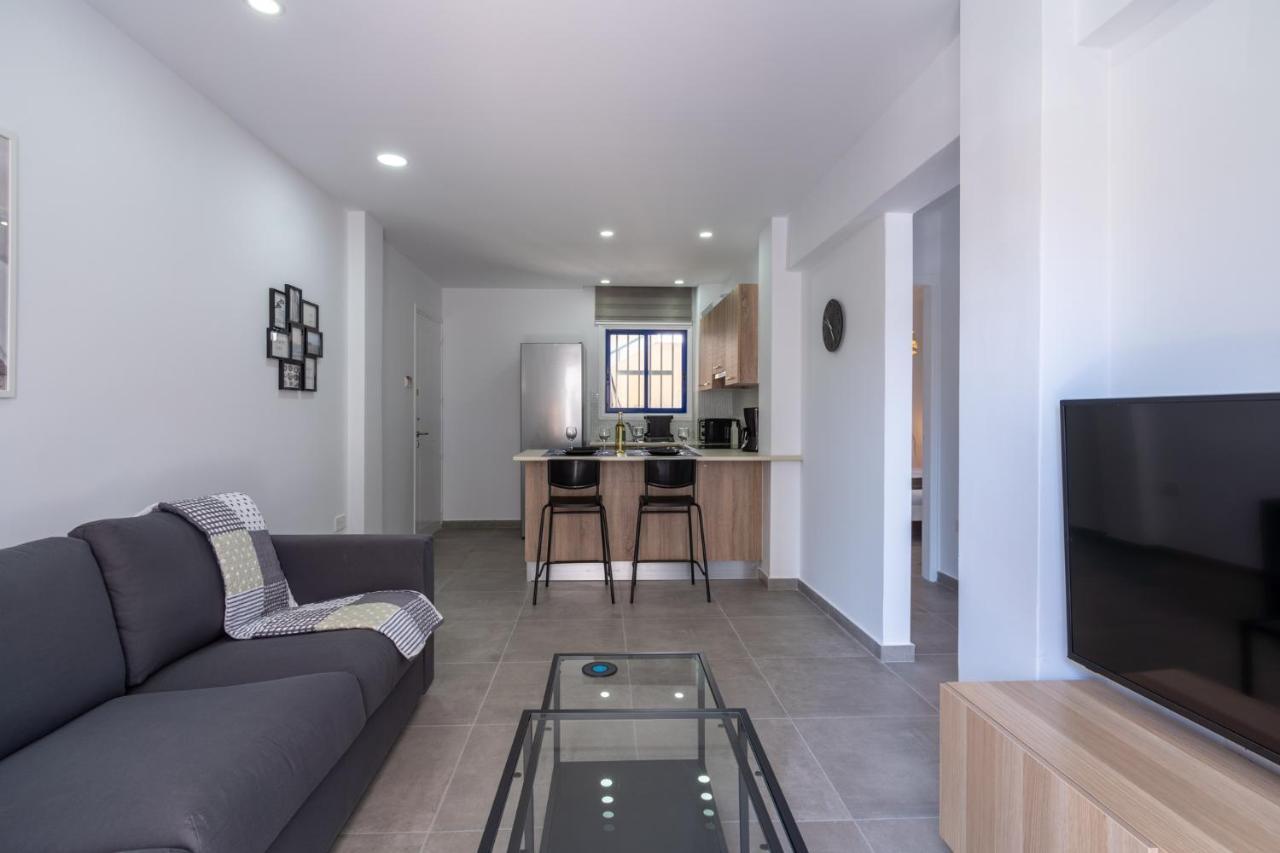 Odyssey - Captivating 2-Bedroom Retreat In Larnaca Exterior foto